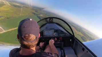 Turning final in Waiex W0191